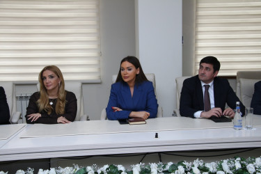 Rayon İcra Hakimiyyətinin başçısı Vuqar Zeynalov RİHBA-nın əməkdaşı Yeganə Məmmədovanı yubileyi münasibətilə təbrik etmişdir