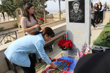 İsmayıl Hüseynovun Vətən müharibəsində şəhid olmasının ildönümü münasibətilə məzarı ziyarət olundu