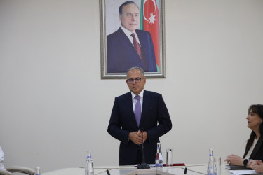 Səbail rayonunda qəbul imtahanında yüksək bal toplayan məzunlarla görüş keçirilib