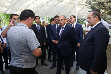 Rayon İcra Hakimiyyətinin başçısı Bayıl yaşayış massivində sakinlərlə görüş keçirib