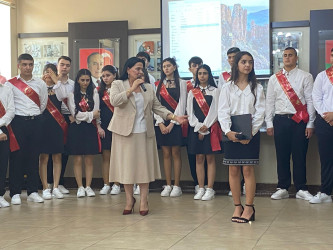 Səbail rayonunun ümumtəhsil məktəblərində “Son zəng” tədbirləri keçirilib