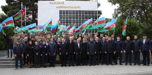 27 sentyabr - Anım Gününün beşinci ildönümü ilə əlaqədar Badamdar qəsəbəsində “Şəhidlər abidəsi” ziyarət olundu