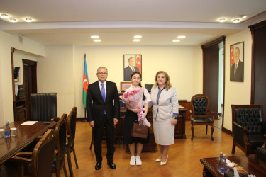 Buraxılış imtahanında yüksək nəticə əldə etmiş Şəhanə Abbasova ilə görüş keçirilmişdir