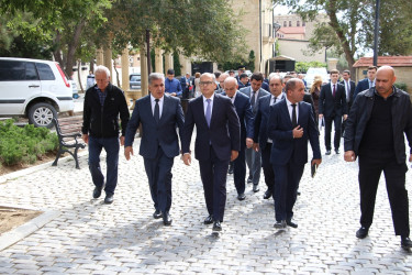 Rayon İcra Hakimiyyətinin başçısı Bibiheybət qəsəbəsində sakinlərin müraciətlərini dinləmiş və əraziyə baxış keçirmişdir