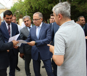 Rayon İcra Hakimiyyətinin başçısı Badamdar qəsəbəsində sakinlərlə səyyar görüş keçirib