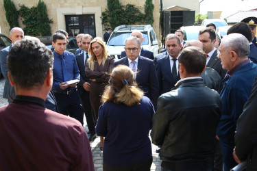 Rayon İcra Hakimiyyətinin başçısı Bibiheybət qəsəbəsində sakinlərlə səyyar görüş keçirib