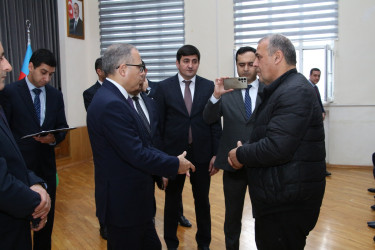 Rayon İcra Hakimiyyətinin başçısı Bayıl yaşayış massivində sakinlərlə səyyar görüş keçirib