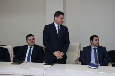 Rayon İcra Hakimiyyətinin başçısı Vuqar Zeynalov RİHBA-nın sektor müdiri Qabil Vahidovu yubileyi münasibətilə təbrik etmişdir