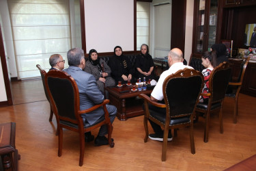 Səbail Rayon İcra Hakimiyyətində şəhid ailələri ilə görüş keçirilib