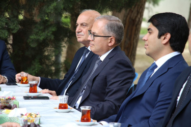 Badamdar qəsəbəsi Heydər Əliyev parkında sakinlərlə görüş keçirilmişdir