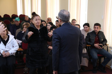 Rayon İcra Hakimiyyətinin başçısı 20-ci sahə yaşayış massivində sakinlərlə səyyar görüş keçirib