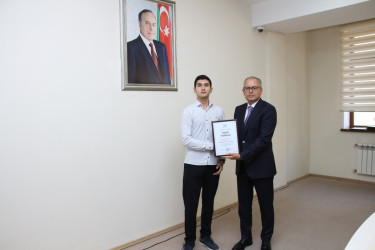 Səbail rayonunda qəbul imtahanında yüksək bal toplayan məzunlarla görüş keçirilib