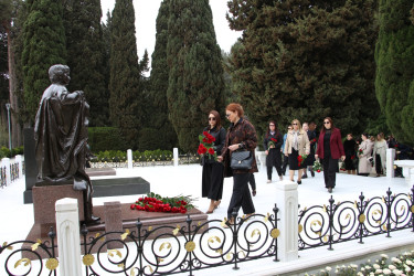 Səbail rayonunda akademik Zərifə xanım Əliyevanın anadan olmasının 103-cü ildönümü ilə əlaqədar xatirəsi anıldı