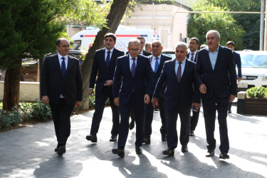 Rayon İcra Hakimiyyətinin başçısı Qafur Məmmədovun adını daşıyan parka baxış keçirmiş və sakinlərin müraciətlərini dinləmişdir