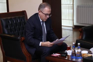 Rayon İcra Hakimiyyətinin başçısı Vətən müharibəsi şəhidi Vüsal Teymurovun anası Nahidə xanım ilə görüş keçirmişdir