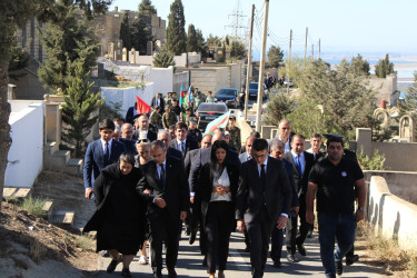 Anım Günü ilə əlaqədar Vətən müharibəsi şəhidlərinin məzarları ziyarət olunub