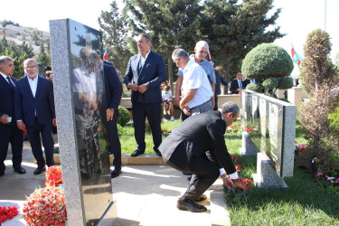 Səbail rayonunda Anım Günü ilə əlaqədar şəhidlərin məzarları ziyarət olundu