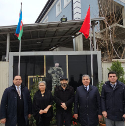 Şəhidlərin ailə üzvləri 31 dekabr - Dünya Azərbaycanlılarının Həmrəylik Günü və Yeni il münasibətilə ziyarət olunub