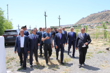 Rayon İcra Hakimiyyətinin başçısı tərəfindən vətəndaş müraciəti ilə əlaqədar məsələyə yerində baxış keçirilmişdir