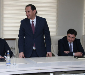 Rayon İcra Hakimiyyətinin başçısı Vuqar Zeynalov RİHBA-nın əməkdaşı Yeganə Məmmədovanı yubileyi münasibətilə təbrik etmişdir