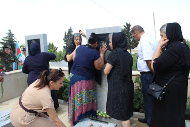 Şəhid Əliyev Fərid Pirəli oğlunun doğum günü münasibətilə məzarı ziyarət olundu