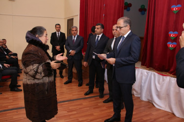 Rayon İcra Hakimiyyətinin başçısı Badamdar qəsəbəsində sakinlərlə səyyar görüş keçirib