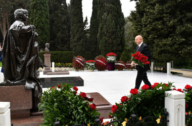 Azərbaycan Respublikasının Prezidenti cənab İlham Əliyev görkəmli oftalmoloq-alim, akademik Zərifə xanım Əliyevanın məzarını ziyarət etmişdir