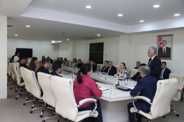 Rayon İcra Hakimiyyətinin başçısı Vuqar Zeynalov RİHBA-nın əməkdaşı Yeganə Məmmədovanı yubileyi münasibətilə təbrik etmişdir