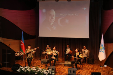 Beynəlxalq Muğam Mərkəzində Ümummilli Lider Heydər Əliyevin anadan olmasının 103-cü ildönümünə həsr olunmuş tədbir keçirilmişdir