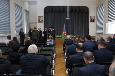 Rayon İcra Hakimiyyətinin başçısı Bayıl yaşayış massivində sakinlərlə səyyar görüş keçirib