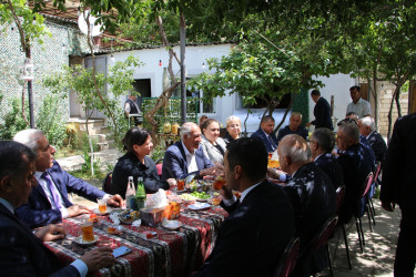 Rayon İcra Hakimiyyətinin başçısı şəhidlərin ailə üzvləri ilə görüş keçirmişdir