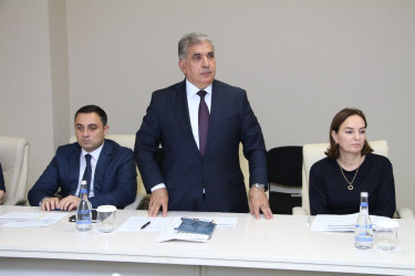 Səbail Rayon İcra Hakimiyyətində rəqəmsal inkişafa dair növbəti müşavirə keçirilib
