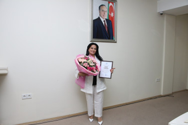 Rayon İcra Hakimiyyətinin başçısı Vuqar Zeynalov RİHBA-nın əməkdaşı Yeganə Məmmədovanı yubileyi münasibətilə təbrik etmişdir