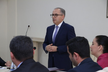 Rayon İcra Hakimiyyətinin başçısı Vuqar Zeynalov RİHBA-nın əməkdaşı Yeganə Məmmədovanı yubileyi münasibətilə təbrik etmişdir