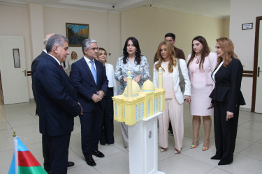 Səbail rayonunda “Heydər Əliyev və Milli Memarlıq Dəyərlərinin Qorunması və İnkişafı” mövzusunda panel müzakirə keçirilmişdir
