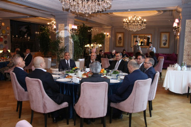 Səbail rayonunda Ümummilli Liderin anım günü ilə əlaqədar ehsan süfrəsi təşkil olunub