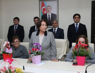 8 Mart – Beynəlxalq Qadınlar Günü münasibətilə Səbail Rayon İcra Hakimiyyətinin xanım əməkdaşları təbrik edilib