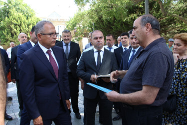 Rayon İcra Hakimiyyətinin başçısı Badamdar qəsəbəsində sakinlərlə səyyar görüş keçirib