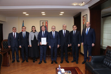 Səbail rayon sakini, xalq artisti Mənsum İbrahimovla Rayon İcra Hakimiyyətinin başçısı görüş keçirmişdir