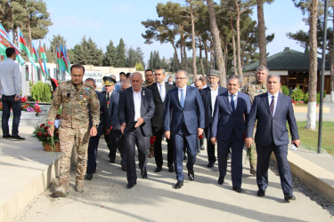 Azərbaycan Silahlı Qüvvələrinin mayoru İlkin Əhədzadənin şəhid olmasının ildönümü ilə əlaqədar II Fəxri Xiyabandakı məzarı ziyarət olundu