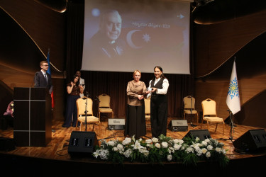 Beynəlxalq Muğam Mərkəzində Ümummilli Lider Heydər Əliyevin anadan olmasının 103-cü ildönümünə həsr olunmuş tədbir keçirilmişdir