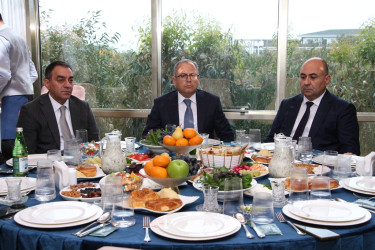 Səbail rayonunda Ümummilli Liderin anım günü ilə əlaqədar ehsan süfrəsi təşkil olunub
