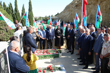 Səbail rayonunda Anım Günü ilə əlaqədar şəhidlərin məzarları ziyarət olundu