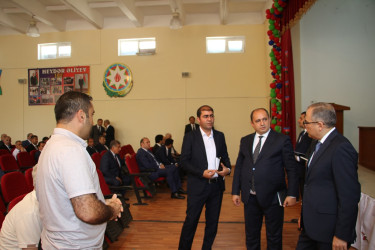 Rayon İcra Hakimiyyətinin başçısı Badamdar qəsəbəsində sakinlərlə səyyar görüş keçirib