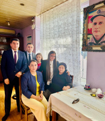 Səbail rayonunda şəhidlərin ailə üzvləri ziyarət olunur