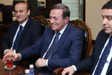 Səbail rayon sakini, xalq artisti Mənsum İbrahimovla Rayon İcra Hakimiyyətinin başçısı görüş keçirmişdir