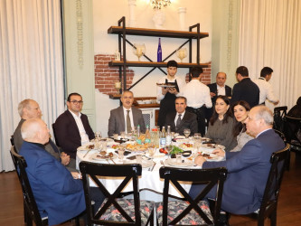 YAP Səbail rayon təşkilatı Ramazan ayı münasibətilə iftar süfrəsi təşkil etmişdir