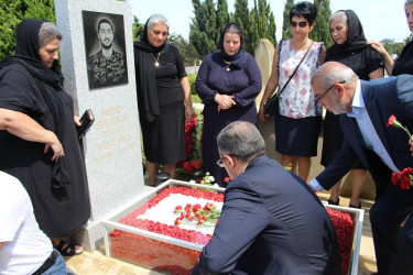 Şəhid Əliyev Fərid Pirəli oğlunun doğum günü münasibətilə məzarı ziyarət olundu