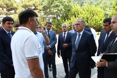 Rayon İcra Hakimiyyətinin başçısı Badamdar qəsəbəsində sakinlərlə səyyar görüş keçirib