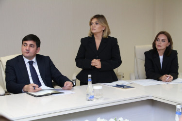 Səbail Rayon İcra Hakimiyyətində rəqəmsal inkişafa dair növbəti müşavirə keçirilib